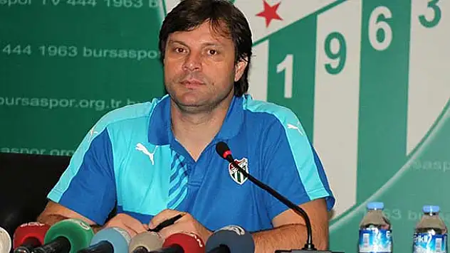 Ertuğrul Sağlam gözyaşlarına hakim olamadı