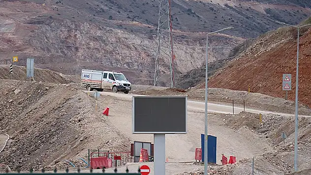 Erzincan'da kayıp işçileri arama çalışmaları 6'ncı gününde devam ediyor
