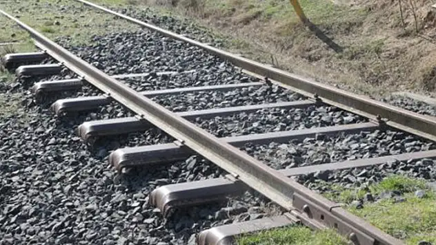 Erzincan'da yaşandı! Hırsızlar 157 metre tren rayı çaldılar
