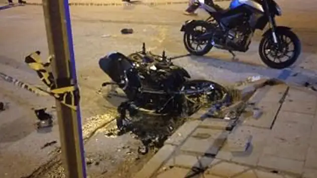 Erzincan'da trafik kazası: 2 ölü, 1 yaralı