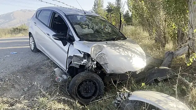 Erzincan'da trafik kazası: 2 yaralı