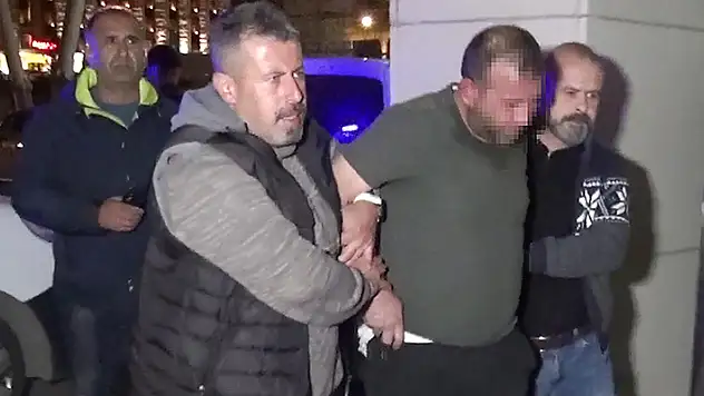 Erzurum'da Atatürk büstünü balta ile kıran şüpheli yakalandı
