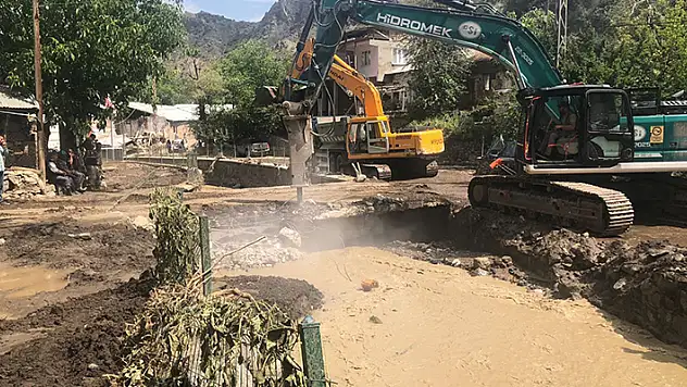 Erzurum'da sel felaketi sonrası yaralar sarılıyor
