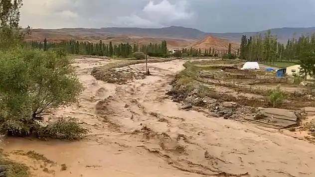 Erzurum ve Kars'ta sel, Trabzon'da ise şiddetli yağış etkili oldu
