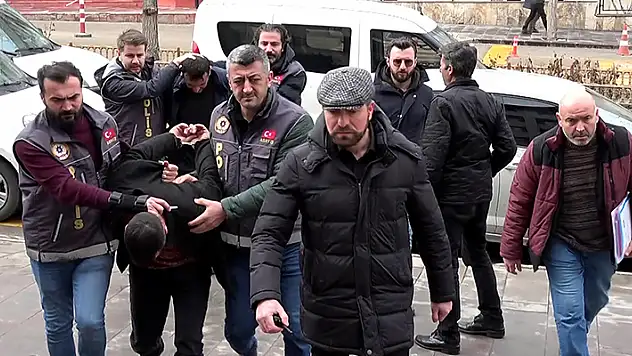 Eş cinayeti sanığı kardeşini azmettiren ağabey, 'Önce karını, sonra çocuklarını, sonra da kendini öldür kurtulalım' demiş
