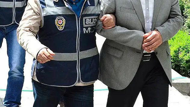 Eşcinsel FETÖ imamı AIDS testi yaptırmak isterken yakalandı