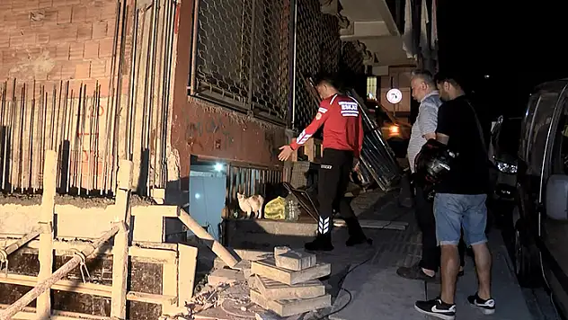 Esenler'de 6 katlı bina oluşan çatlaklar nedeniyle tahliye edildi