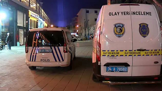 Esenler'de, otomobiline çarpıp kaçan motokuryeyi takip etti çıkan tartışmada tornavida ile öldürüldü
