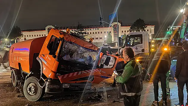 Esenyurt'ta cip temizlik aracı ile çarpıştı: 2 ölü 2 yaralı

