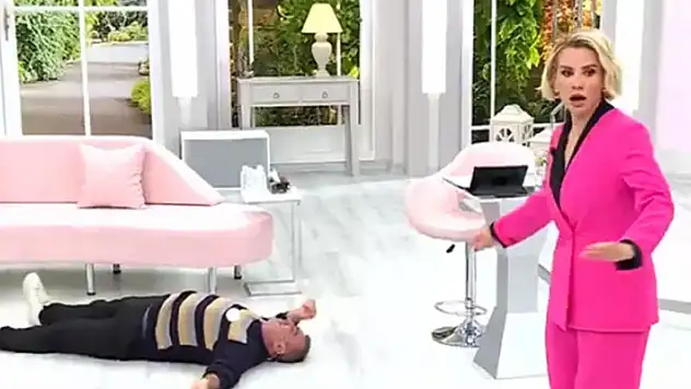 Eşi intikam için o kelimeyi söyleyince dayanamadı! Canlı yayında yere yığıldı...
