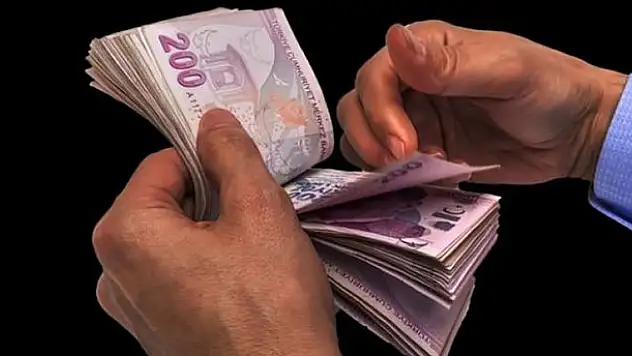 Eşi ölene çift maaş