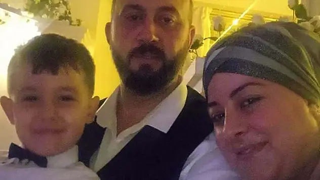 Eşi ve çocuğunu pompalı tüfekle öldürüp intihar etmişti cenazeleri ayrı yerlerde toprağa verildi
