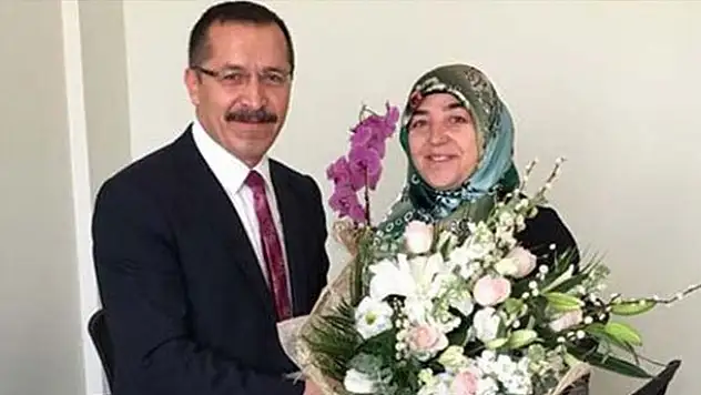 Eşini sekreter atayan rektöre Bakan Yılmaz'dan tepki