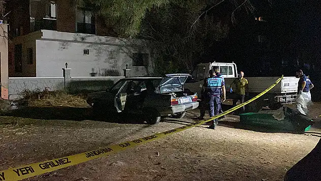 Eşiyle küs olduğu için eve gitmeyen koca, otomobilinde ölü bulundu