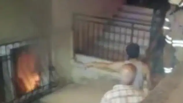 Eşiyle tartıştı, sinirinden evini kundakladı