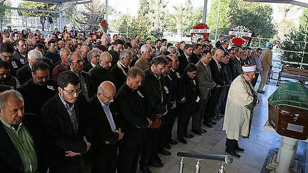 Eski AA Genel Müdürü Karaismailoğlu toprağa verildi