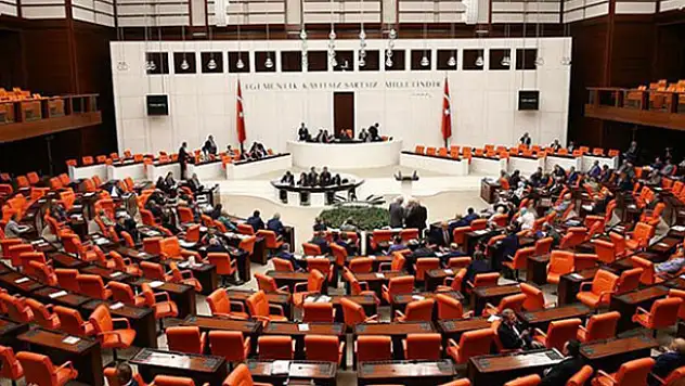 Eski bakan ve milletvekillerine diplomatik pasaport