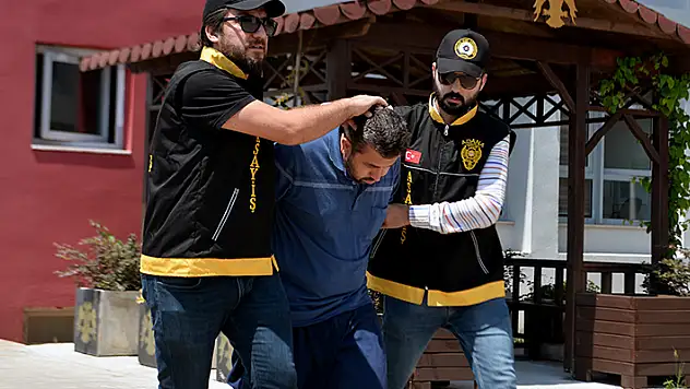 Eski baldızını pompalı tüfekle yaralayıp, onun sevgilisini öldüren sanığın müebbet hapsi istendi
