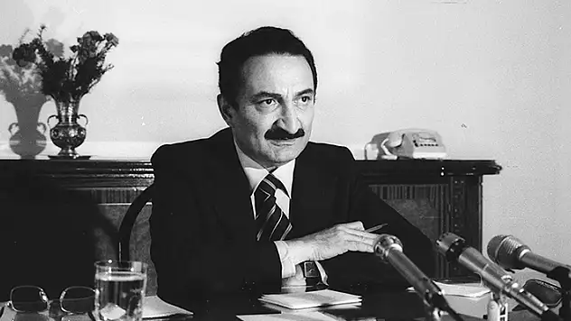 Eski Başbakanlardan Bülent Ecevit'in vefatının üzerinden 17 yıl geçti
