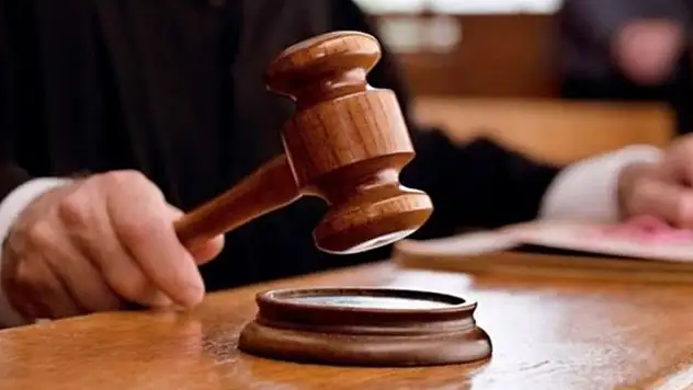 Eski eşi için şarkılar dinleyen koca ile hakaret eden kıskanç kadın eşit kusurlu sayıldı
