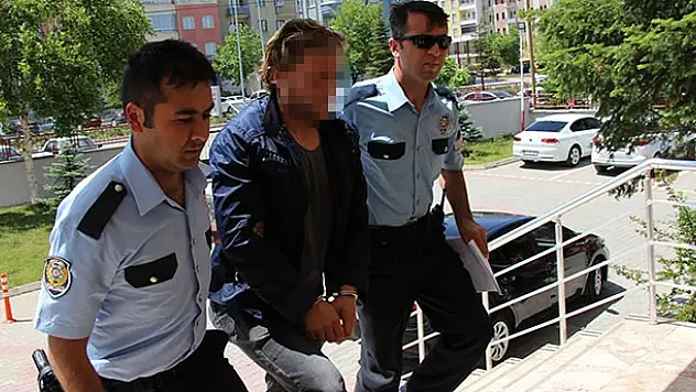 Eski eşini boğazından bıçakla yaralayan kişi tutuklandı