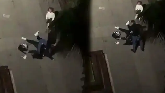 Eski eşini çocuğunun gözü önünde vahşice darbetti! Kan donduran görüntüler