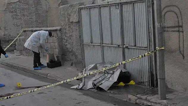 Eski eşini öldürüp kendini vuran şahıs hastanede öldü