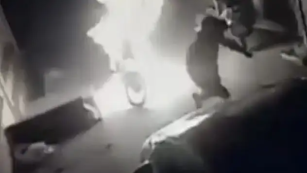 Eski eşinin motosikletini kundaklatan şahıs ile kundaklayan 2 kişi tutuklandı