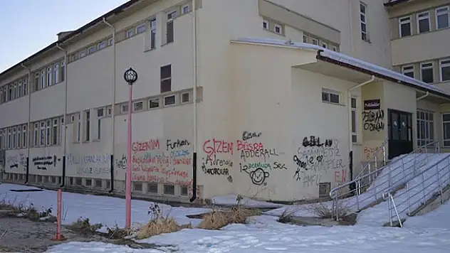 Eski hastanenin durumu içler acısı