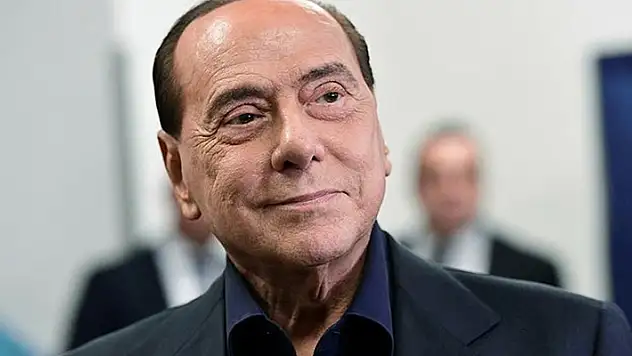 Eski İtalya Başbakanı Silvio Berlusconi hayatını kaybetti