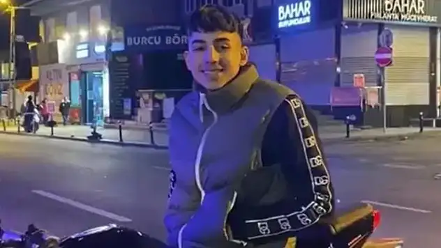 Eski Kızılay Başkanı Kınık'nın kızının kullandığı otomobil motosiklete çarptı: 16 yaşındaki çocuk hayatını kaybetti