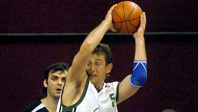 Eski milli basketbolcu Asım Pars evinde ölü bulundu
