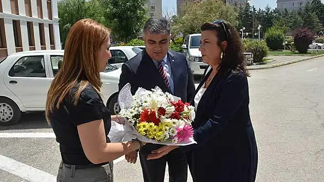 Eski Milli Eğitim Bakanı Nimet Baş, Başkan Özgüven'i Ziyaret Etti