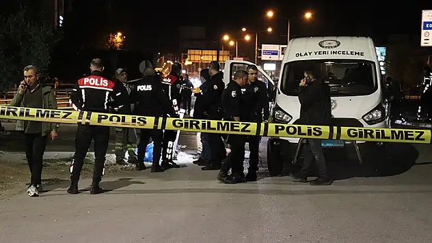 Eski sevgilisinden hamile kaldığı bebeğini evde doğurup çöpe atmış