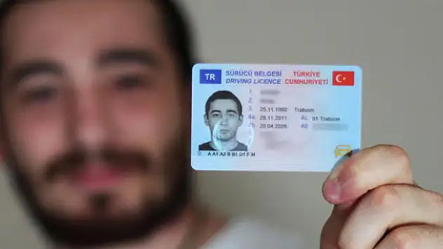Eski sürücü belgelerinin değiştirilmesi ile ilgili süre uzatıldı