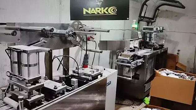 Eski tavuk çiftliği uyuşturucu imalathanesine dönüştürüldü 4 gözaltı
