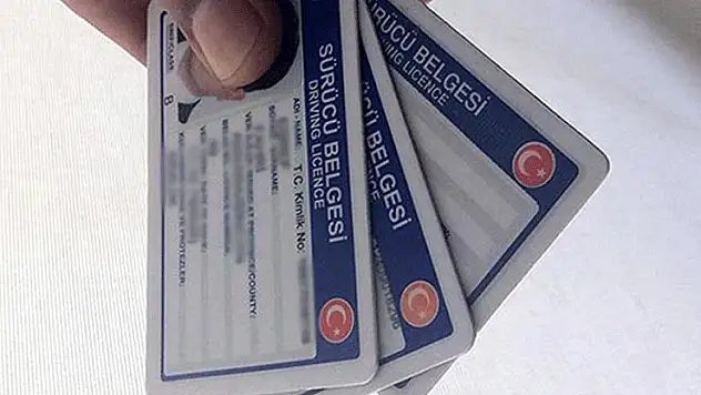 Eski tip ehliyetler için süre son kez uzatıldı