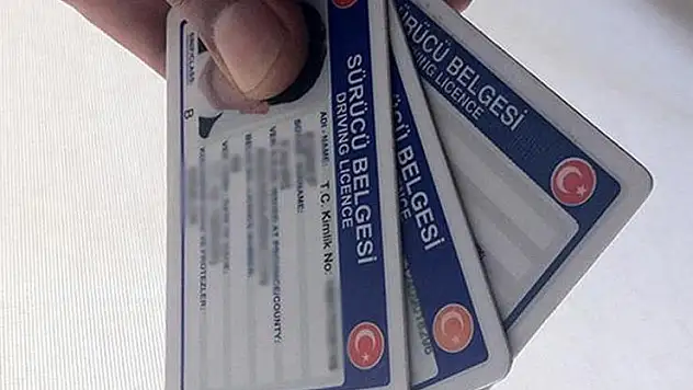 Eski tip ehliyetlerin yenilenme süresi yarın doluyor