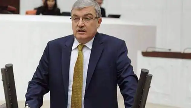Eski vekil Sıtkı Güvenç depremde hayatını kaybetti
