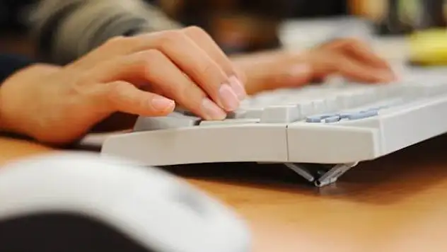 Eski Yunan bakan internetten iş arıyor