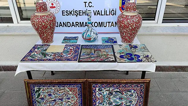 Eskişehir'de değeri 400 bin dolar olan Osmanlı eserleri ele geçirildi


