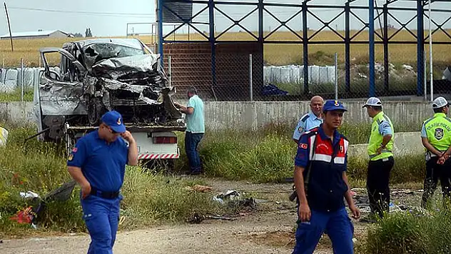 Eskişehir'de feci kaza: 5 ölü, 2 yaralı