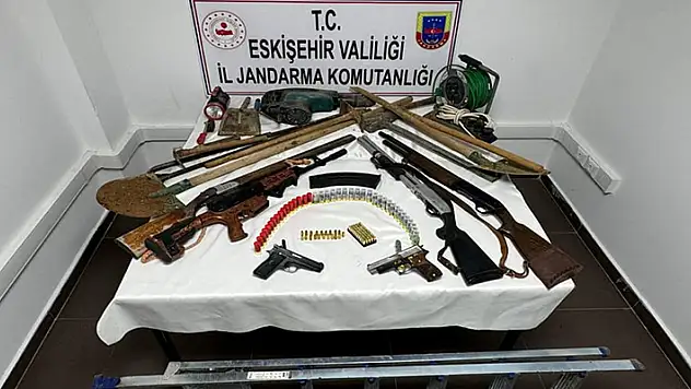 Eskişehir'de izinsiz kazı yapan 2 şüpheli suçüstü yakalandı

