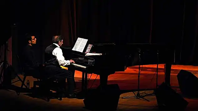 Eskişehir'de 'Sound of Musicals' sahnelendi