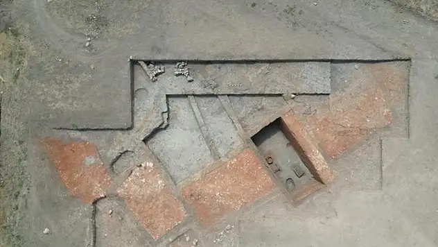 Eskişehir'de yeni arkeolojik keşif: Yapılar 5 bin 200 yıl önce bilinçli şekilde gömülmüş
