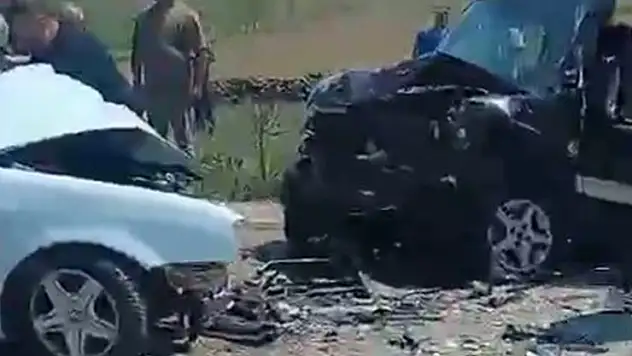 Eskişehir'de kavşakta 2 otomobil çarpıştı: 1 ölü, 1 yaralı