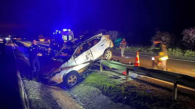 Eskişehir'de otomobilin SUV tipi araçla çarpıştığı kazada 2 kişi öldü, 4 kişi yaralandı