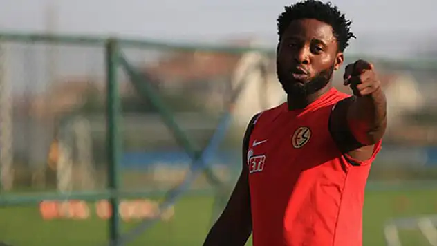 Eskişehirspor'da Lawal Kadro Dışı Bırakıldı