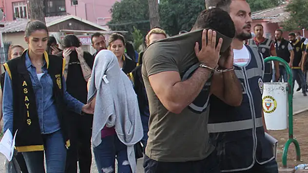 Eskort sitesi operasyonunda İzdivaç programına katılan genç gözaltına alındı
