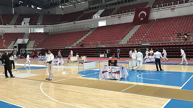 Eskrimde Gençler ve Büyükler Epe Türkiye Şampiyonası sona erdi